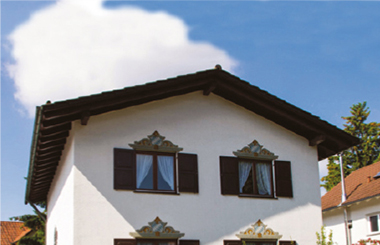 Kopf eines Lamas, das in die Kamera schaut